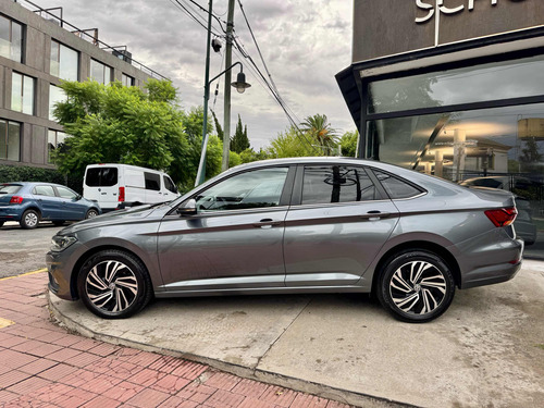 Volkswagen Vento Highline 250 Tsi At