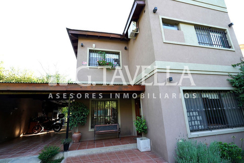 Imagen 2 de 9 de Venta De Casa Parque Y Pileta Villa Udaondo Ituzaingo