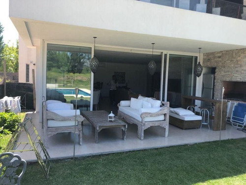Departamento En Venta En Buenos Aires Village
