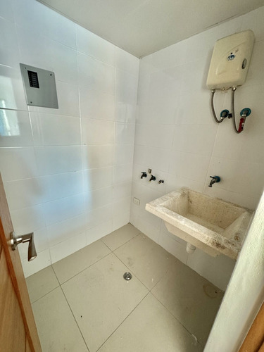 Apartamento En La Esperilla, 2da Con Terraza