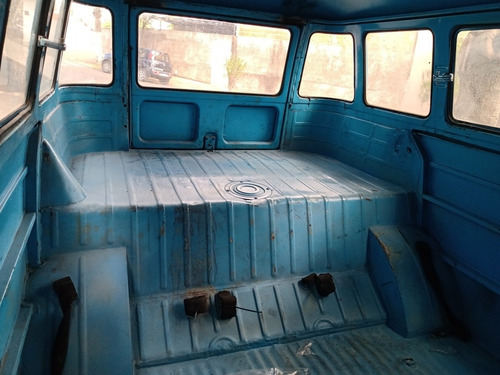 Imagem 2 de 12 de Kombi Coruginha 1500 Coruginha