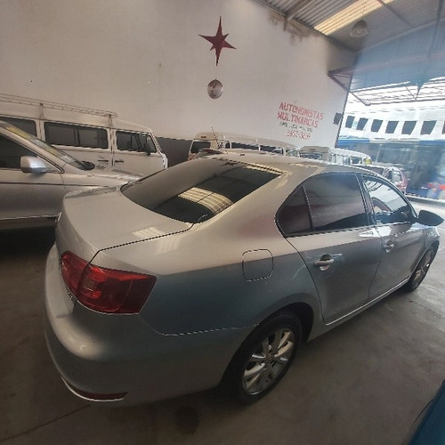 Volkswagen Jetta 2.0 Comfortline (flex) Flex Automático