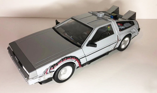 Imagem 7 de 9 de Delorian Time Machine 1/16 Metal Neca De Volta Para O Futuro