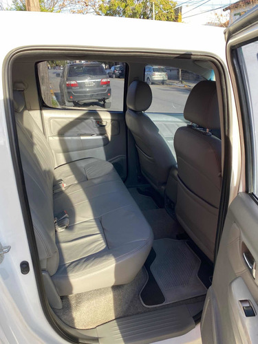Toyota Hilux 3.0 Cd Srv Cuero I 171cv 4x4 4at 2011