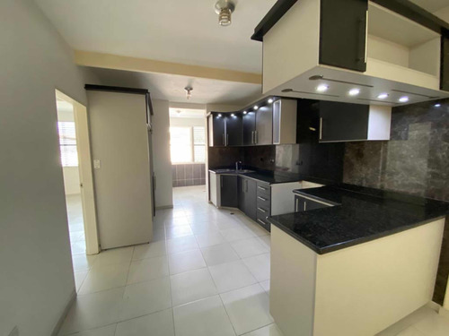 Amr Vende Bonito Apartamento En Los Kioskos Piso 1