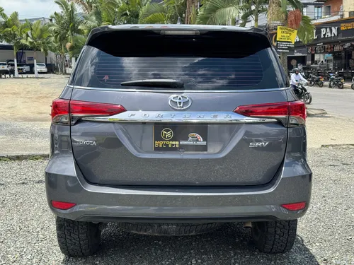 Toyota Fortuner 2.7 SRV