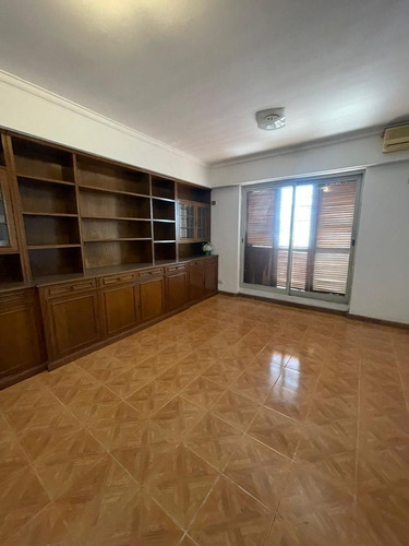 Departamento De 3 Ambientes Con Amplio Balcón - Wilde Centro