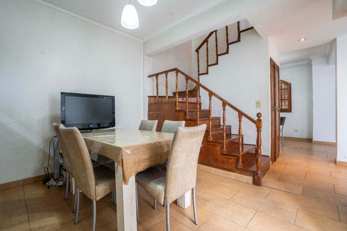 Venta Casa Con Pileta/ Floresta