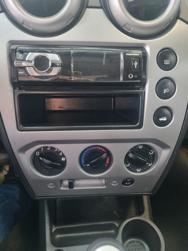 Ford Fiesta 1.6 TITANIUM SEDAN 16V FLEX 4P POWERSHIFT
