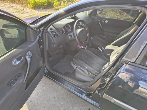 Renault Megane 1.6 Dynamique Hi-flex 4p