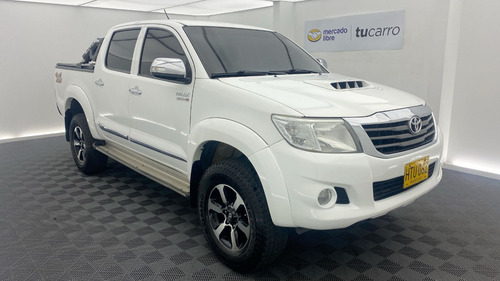 Imagen 3 de 25 de Toyota Hilux 3.0 Srv