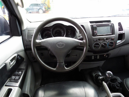 Toyota Hilux 2.5 Mt