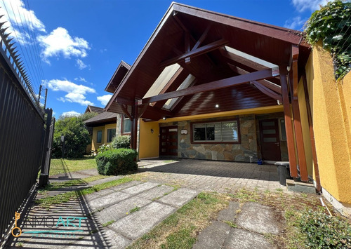 Casa En Venta De 4 Dorm. En Portal De La Frontera