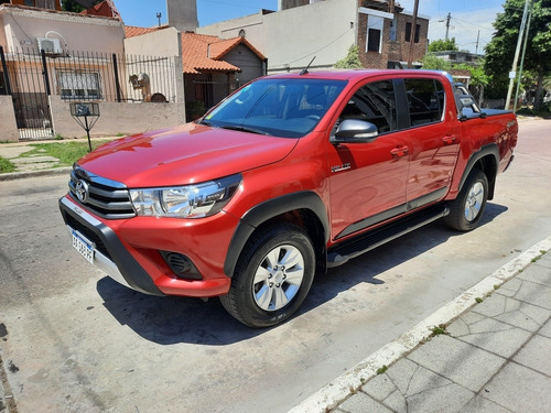 Toyota Hilux 2.8 Cd Sr 177cv 4x4 2017