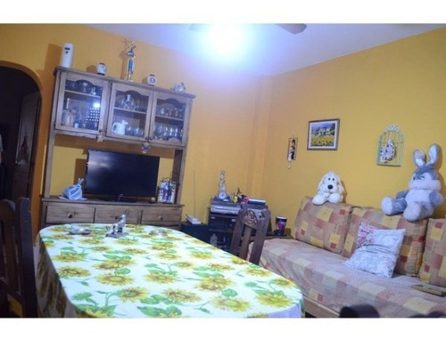 Propiedad Con 3 Departamentos Tipo Casa En Bloque