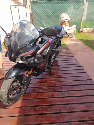 Rouser Rs 200