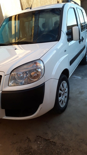Imagem 12 de 13 de Fiat Doblo 2016 1.4 Attractive Flex 5p