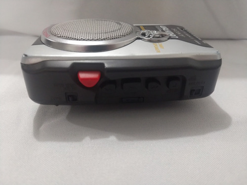 Imagen 2 de 5 de Walkman Sony De Reportero C/bocina Dificil D/conseguir Leer