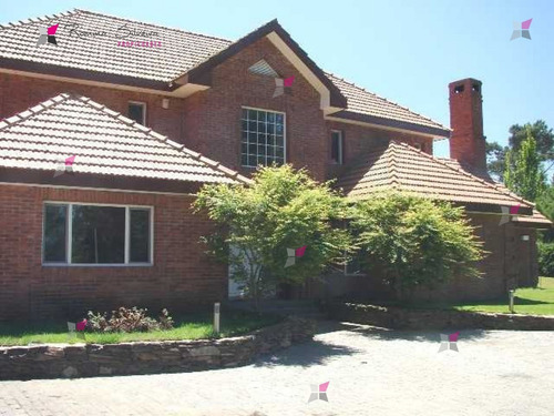 Casa En Golf, 5 Dormitorios *- Ref: 7618