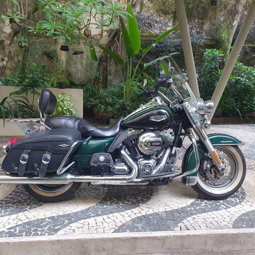 Motocicleta Verde 2016.