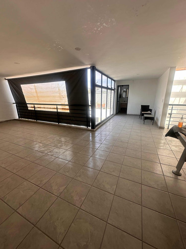 Oficinas / Bodega 175m2 3 Baños Excelente Ubicación Al Sur