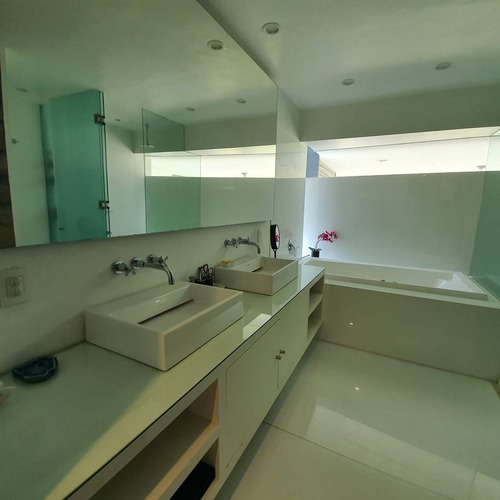 Venta Ph De Revista, Bosques De Las Lomas Super Lujo Con Roo