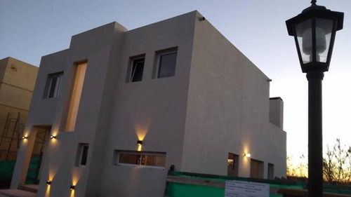 Venta - Casa En La Cañada Bayugar Negocios Inmobiliarios