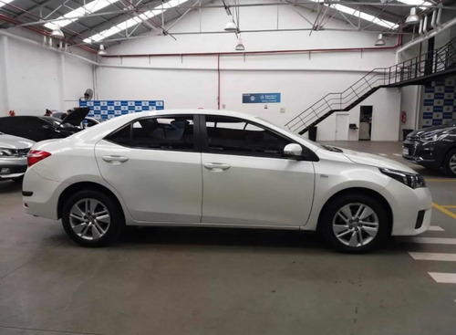 Imagen 11 de 16 de Toyota Corolla 2016 1.8 Xei Cvt 140cv
