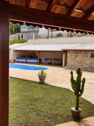 Chácara De Alto Padrão Em Condominio Com Salão De Jogos Cinema 5 Quartos Sendo 3 Suítes Salão Goumet, Academia Piscina Com Outra Área Goumet Com Dois Banheiros E Vestiário Pomar Formado Em Mairinque