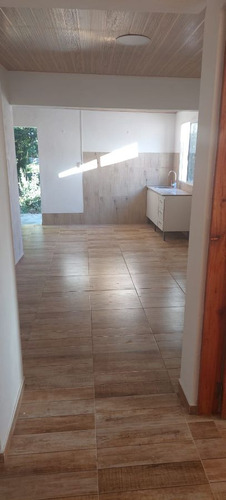 Casa En Venta De 2 Dormitorios C/ Cochera En Fray Marcos