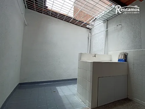 Oficina En Arriendo En Laureles. Cod A775204