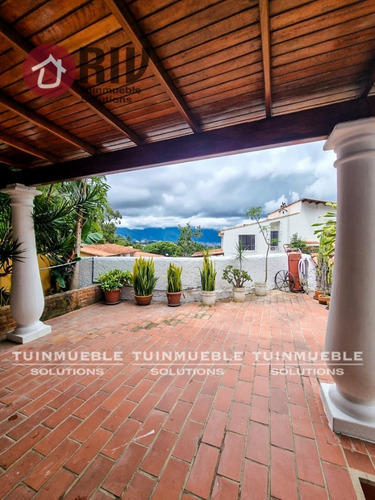 Venta - Quinta En Alto Prado. Estado Miranda.