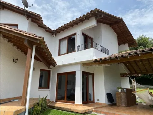 Casa Independiente En Rionegro Con Piscina Y Jacuzzi Para La Venta