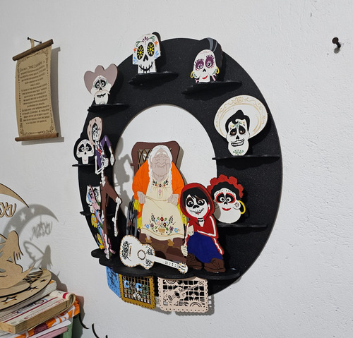 Adorno Corona De Día De Muertos Abuelita Coco Pintada A Mano
