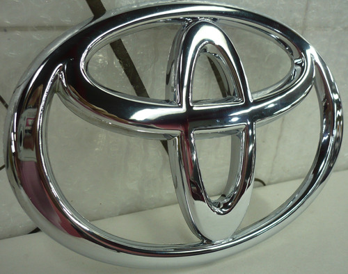 Emblema Frontal Toyota Fortuner 2006 2011 Nuevo Original