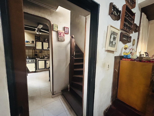 Gran Casa De 4 Ambientes Con Patio - Parrilla -balcón Terraza En Barrio Municipal Floresta