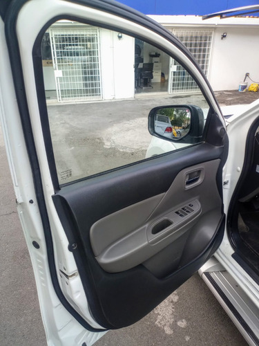 Mitsubishi L200 2.4 Cabina Doble 4x2 Mt