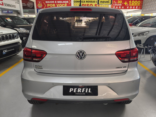 Volkswagen Fox 1.6 MSI TOTAL FLEX CONNECT 4P I-MOTION