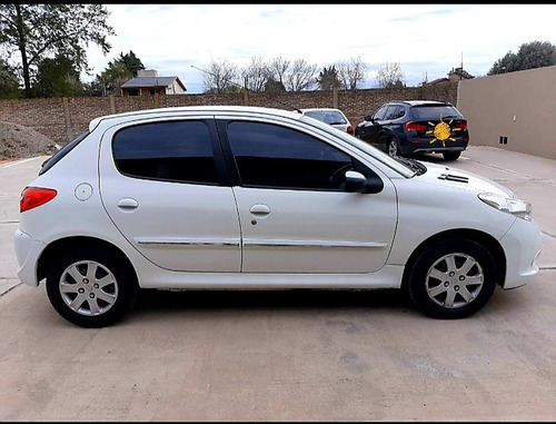 Peugeot 207 2013 1.4 Allure 75cv