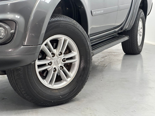 Mitsubishi L200 Triton 3.5 HPE 4X4 CD V6 24V FLEX 4P AUTOMÁTICO