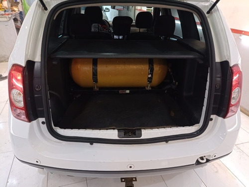 Imagen 8 de 10 de Renault Duster 2.0 4x4 Luxe Nav 138cv Gnc 2014