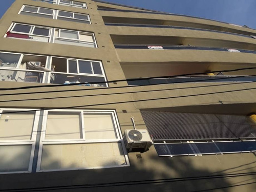 Imagen 3 de 11 de Departamento De 2 Ambientes En Venta - Moron Centro