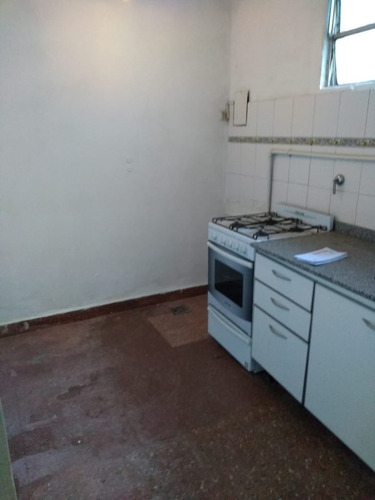 Av. Lope De Vega 117 2 Amb 2º Piso X Esc. Muy Buena Ubicacion Alquiler V Luro