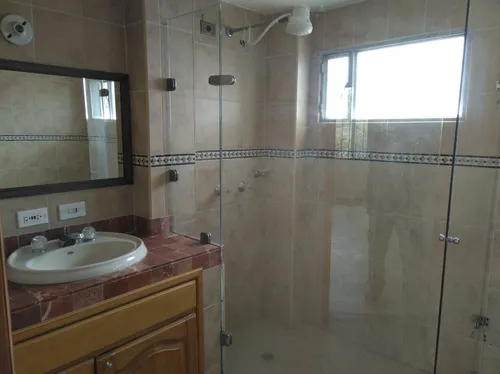 Casa 150 M 2 4 Alcobas, 3 Baños Chia Amplia Central