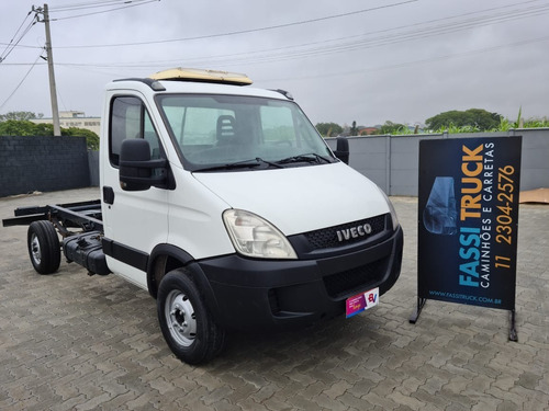 Iveco Daily 35s14 Ano 2013 Chassis Não E Sprinter Fassitruck
