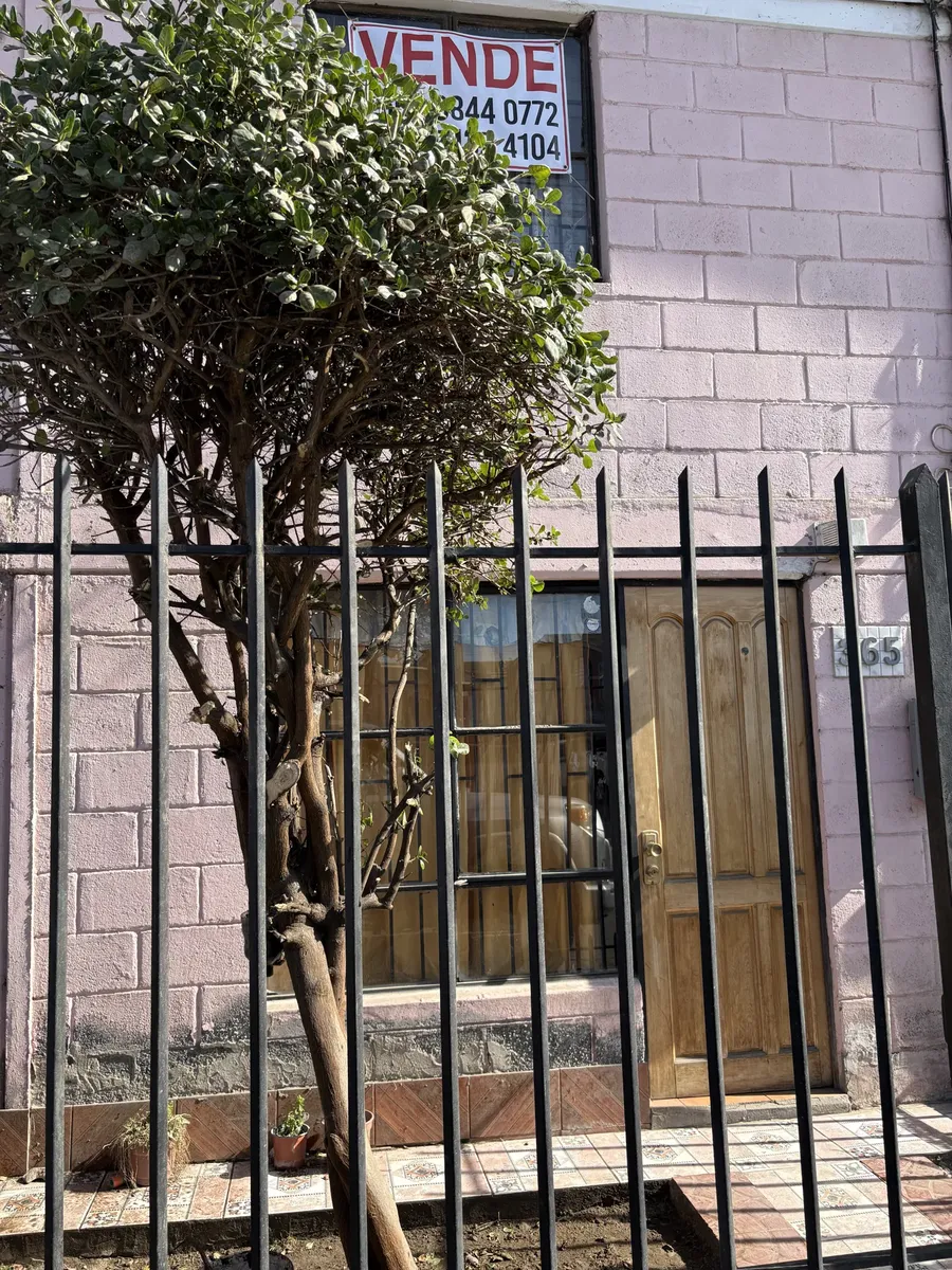 Imagen 2 de 12 de Casaduplex, Movilización Publica, Colegio A 3 Cuadras