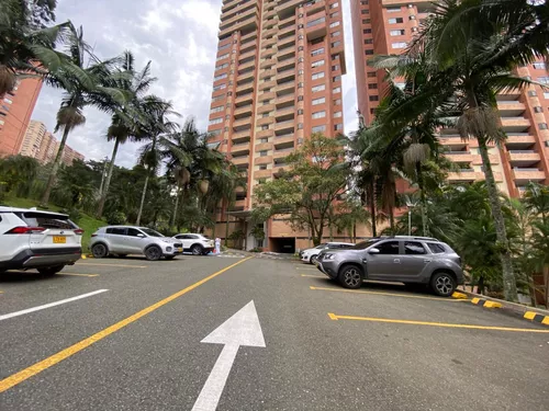 Apartamento En Venta En El Poblado, La Calera. Cod V12467