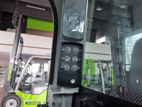 Imagen 5 de 10 de Minicargadora Zoomlion Zs080v Cabina Motor Kubota Bremotors
