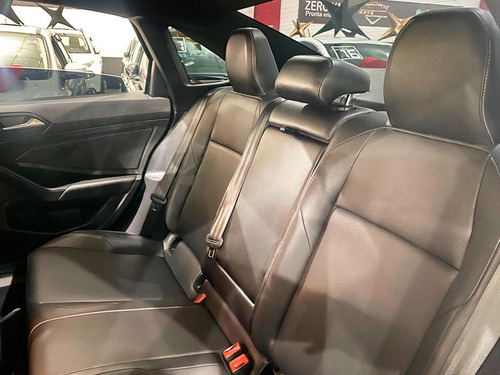 Volkswagen Jetta 1.4 250 TSI TOTAL R-LINE
