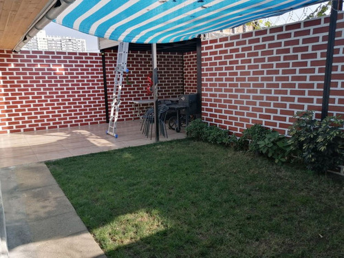 Hogares Gestión Inmobiliaria, Vende Solida Casa De 3d1b - Me